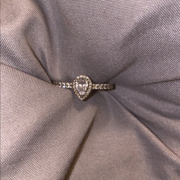 Pandora Ring - Picture 1 of 1